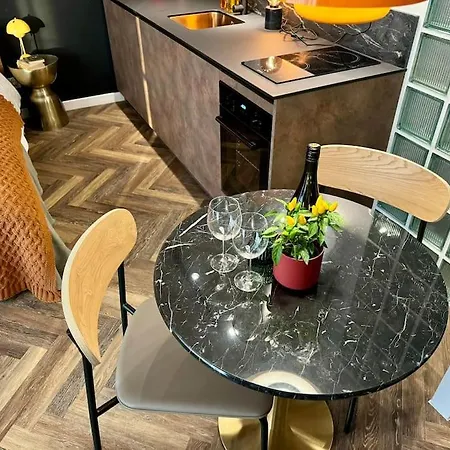 Art & Sunski Z Garazem Podziemnym