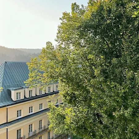 Art & Sunski Z Garazem Podziemnym 克雷尼察